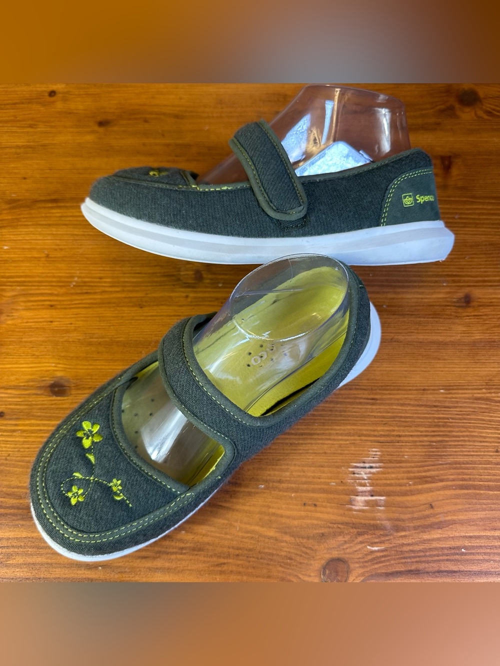 Spenco  Heidi Orthotic Mary Jane Embroidered Shoes / Slippers Size 7